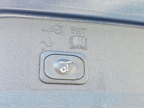 Used 2018 Ford Escape SEL AWD/4WD image 16
