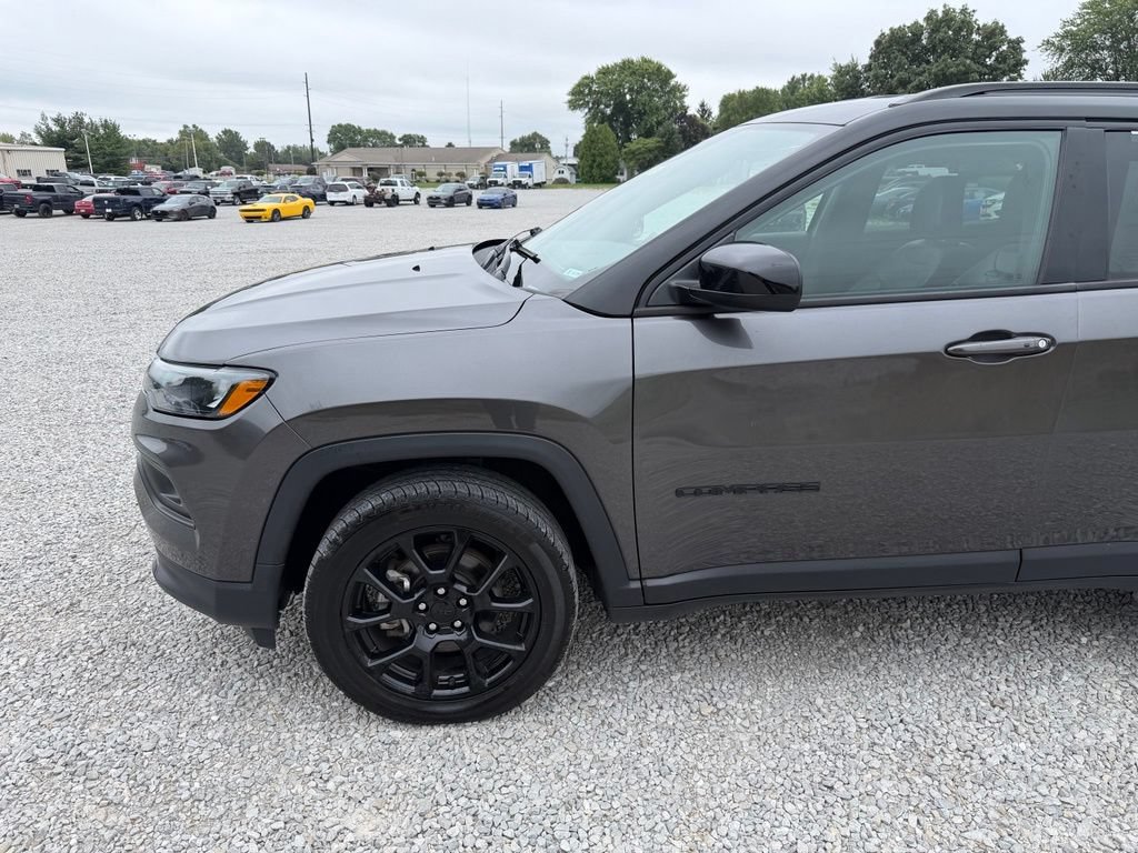 Used 2022 Jeep Compass Latitude AWD/4WD image 25