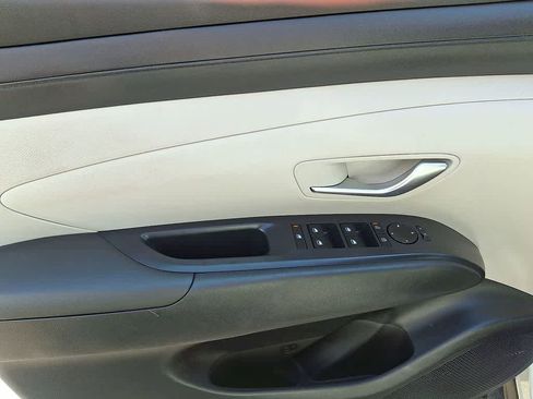Used 2025 Hyundai Tucson SE FWD image 10