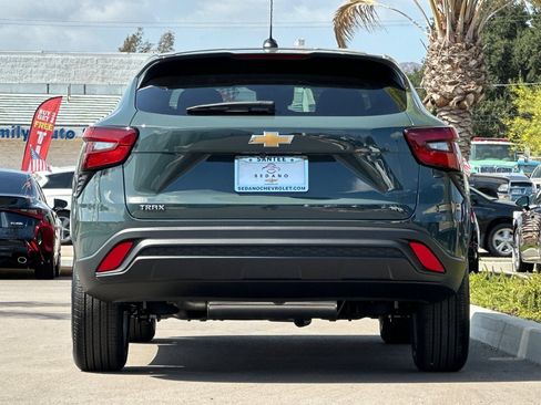 New 2026 Chevrolet Trax LS w/ LS Convenience Package FWD image 5