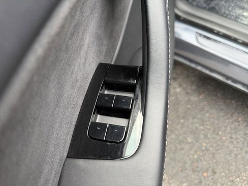 Used 2021 Tesla Model Y Long Range image 13