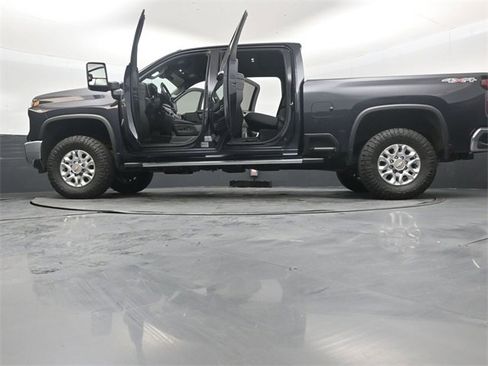 Used 2024 Chevrolet Silverado 2500 LTZ image 52