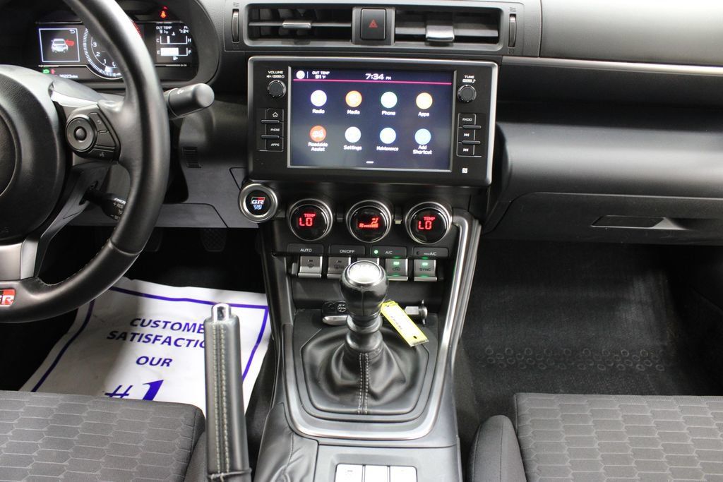 Used 2023 Toyota GR86 RWD image 19