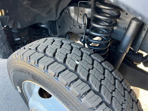 Used 2012 Ford F550 4x4 Regular Cab Super Duty w/ PWR Equipment Group image 18