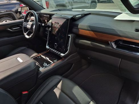 Certified 2025 GMC Yukon Denali AWD/4WD image 22