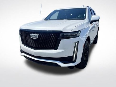 Used 2022 Cadillac Escalade Sport Platinum w/ LPO, ONYX Package AWD/4WD image 2
