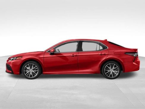 Used 2023 Toyota Camry SE FWD image 3