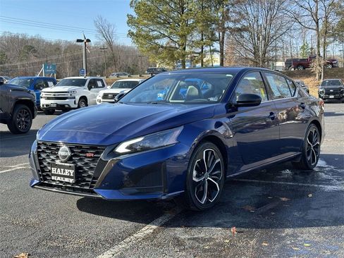 Used 2023 Nissan Altima 2.5 SR image 23