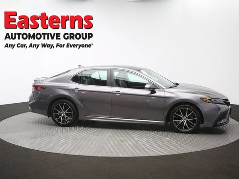 Used 2024 Toyota Camry SE w/ Cold Weather Package FWD image 42