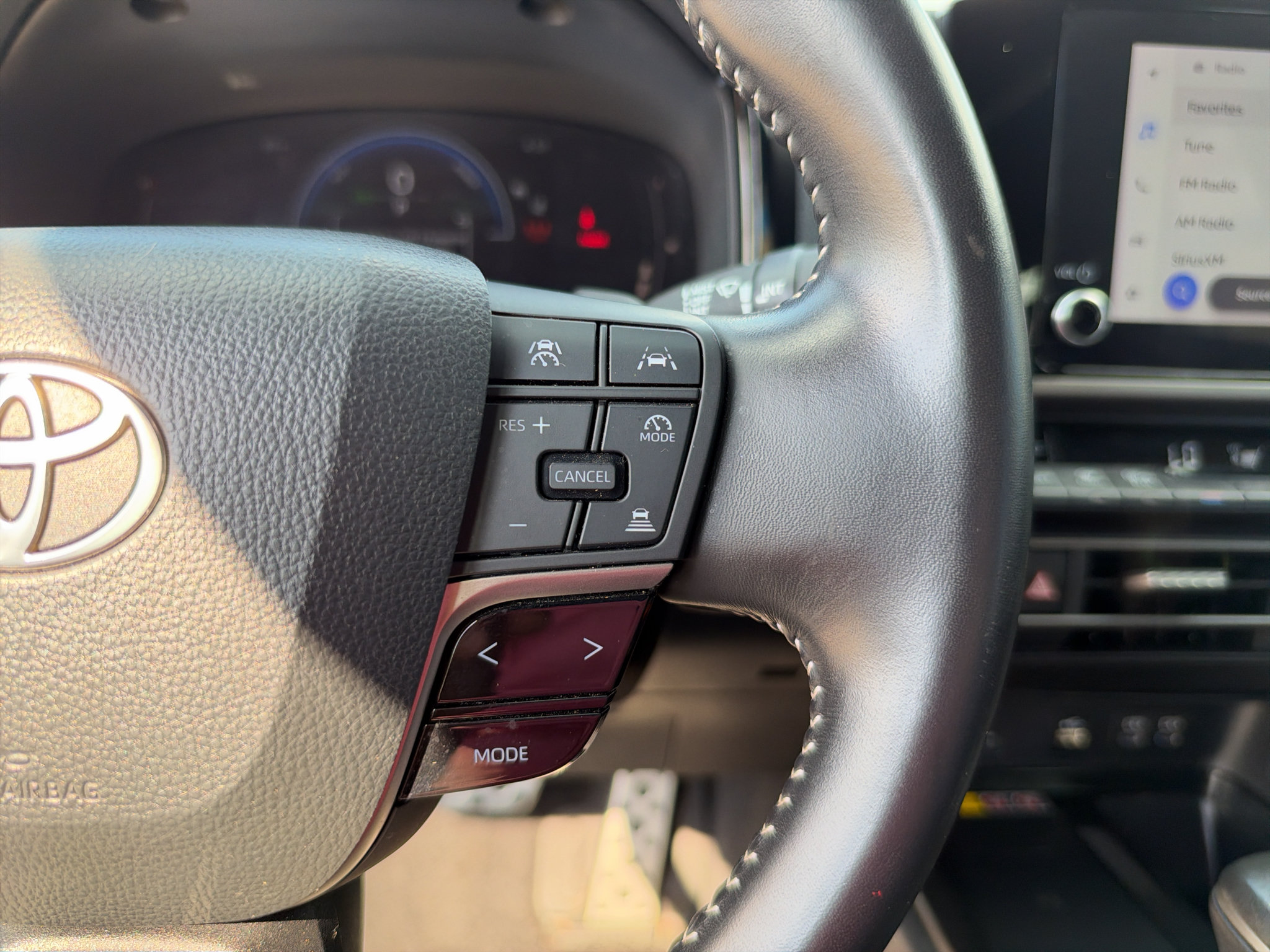 Used 2025 Toyota Camry SE FWD image 24
