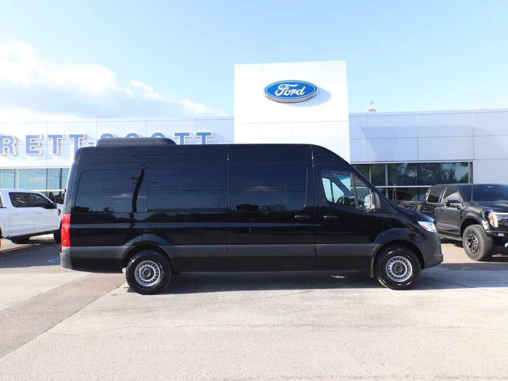 Used 2025 Mercedes-Benz Sprinter 2500 image 18