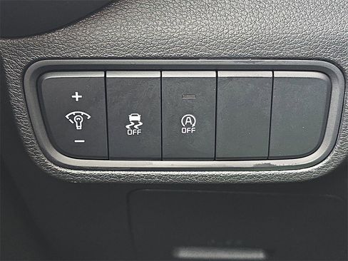 Used 2025 Kia Soul LX w/ LX Technology Package image 24