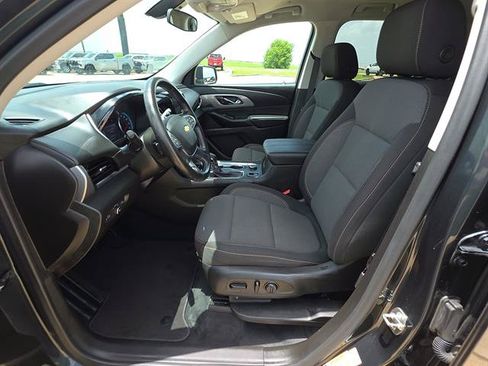 Used 2021 Chevrolet Traverse LT FWD image 10