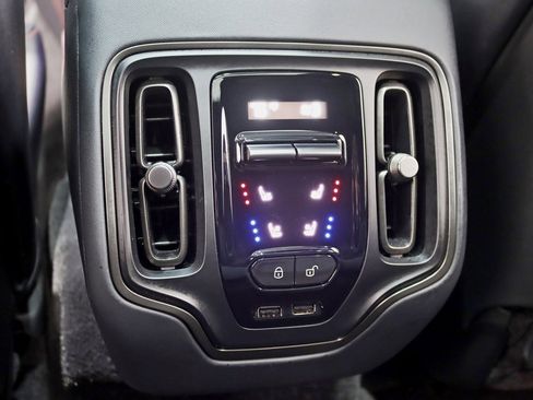 Used 2024 Aston Martin DBX 707 image 28