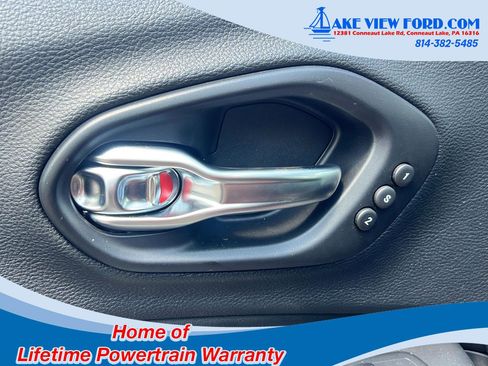 Used 2019 Jeep Cherokee Limited AWD/4WD image 17