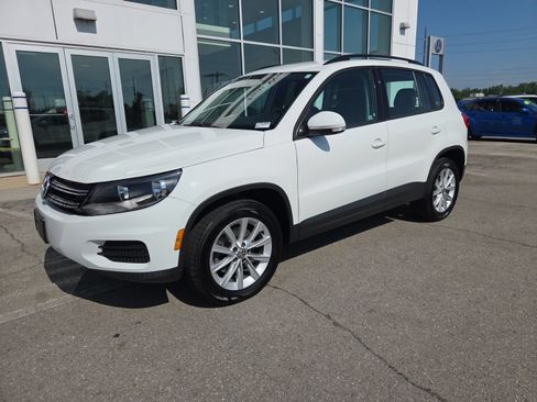 Used 2017 Volkswagen Tiguan Limited w/ Premium Package AWD/4WD image 14