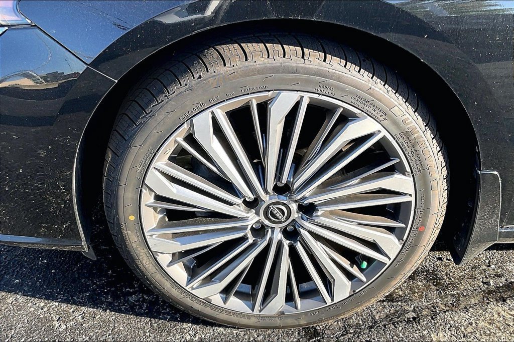 Used 2024 Nissan Altima 2.5 SL AWD/4WD image 8