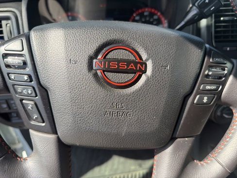 Used 2023 Nissan Titan PRO-4X w/ Pro-4x Convenience Package image 18