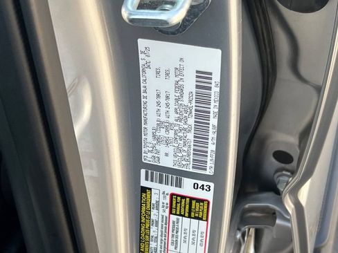 Used 2025 Toyota Tacoma SR5 w/ SR5 Upgrade Package image 33