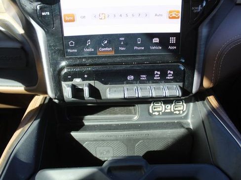 Used 2024 RAM 2500 Limited w/ Towing Technology Group image 43