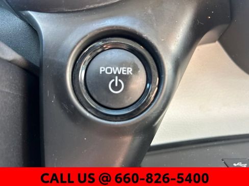 Used 2025 Toyota Sienna LE AWD/4WD image 18