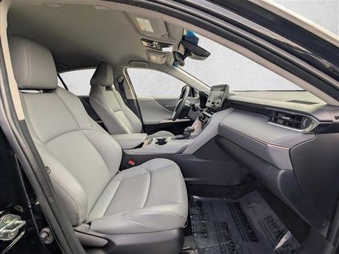 Used 2022 Toyota Venza XLE image 20
