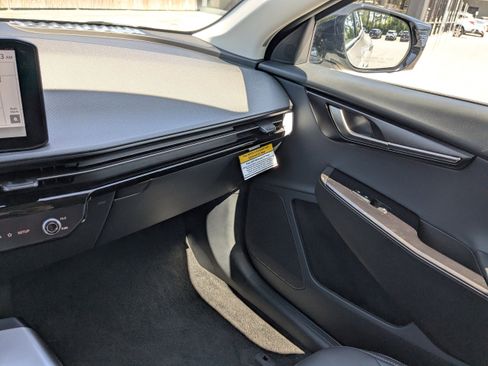 New 2025 Kia EV6 Light w/ Light LR Technology Package image 16