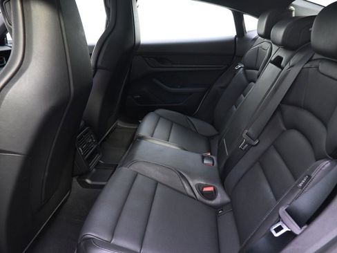 Used 2021 Porsche Taycan 4S w/ Premium Package image 21