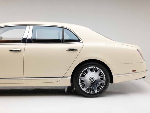 Used 2012 Bentley Mulsanne RWD image 19