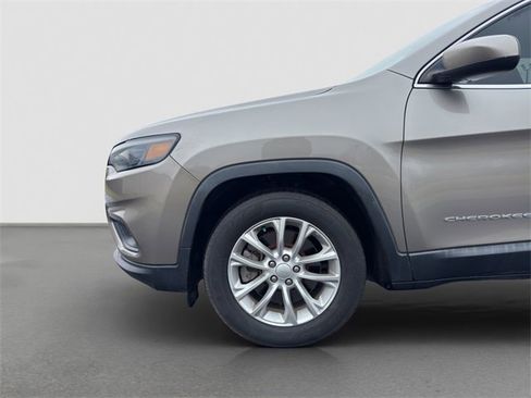 Used 2019 Jeep Cherokee Latitude w/ Popular Appearance Group image 20