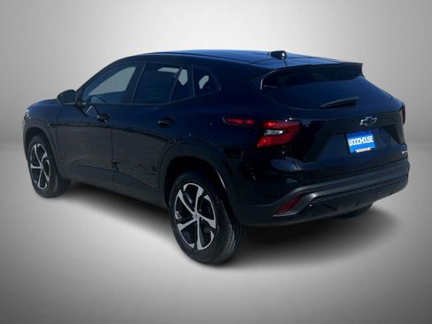 New 2026 Chevrolet Trax RS w/ Sunroof Package image 7