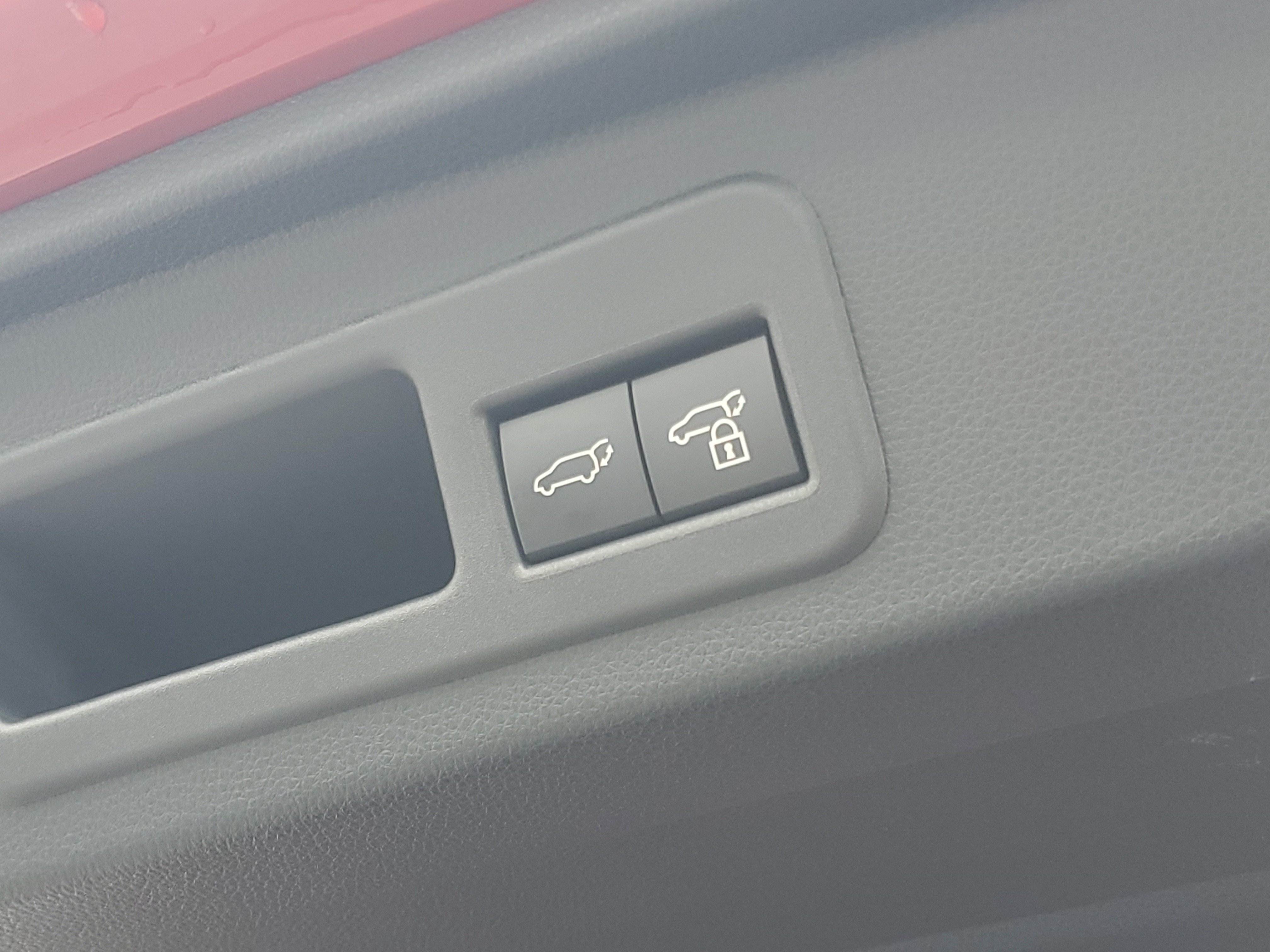 Used 2025 Toyota 4Runner Limited AWD/4WD image 12