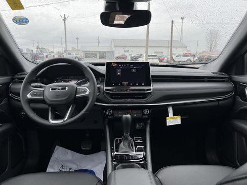 New 2026 Jeep Compass Latitude image 28