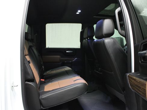 Used 2023 Chevrolet Silverado 3500 High Country w/ Technology Package image 15