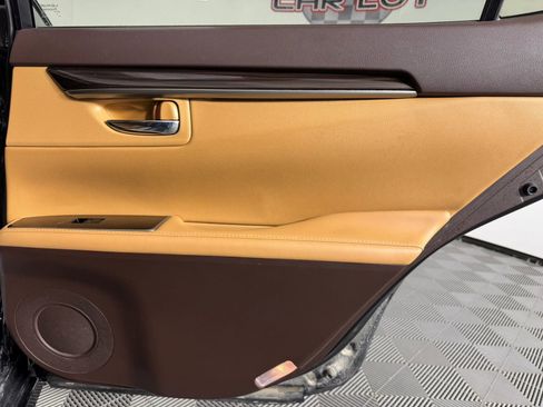 Used 2016 Lexus ES 350 ES 350 Sedan 4D w/ Luxury Package w/Wood Trim image 50