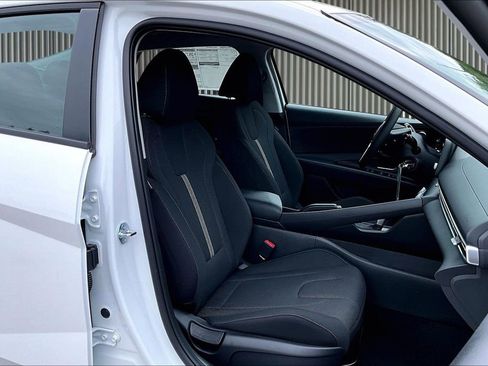 New 2026 Hyundai Elantra SE FWD image 9