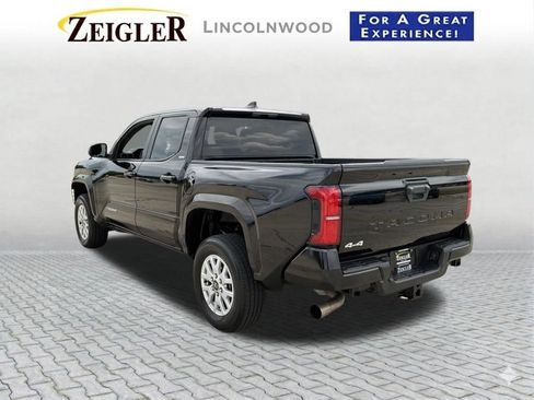 Used 2024 Toyota Tacoma SR5 AWD/4WD image 4
