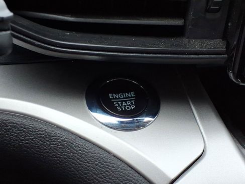 Used 2022 Ford Explorer XLT AWD/4WD image 12