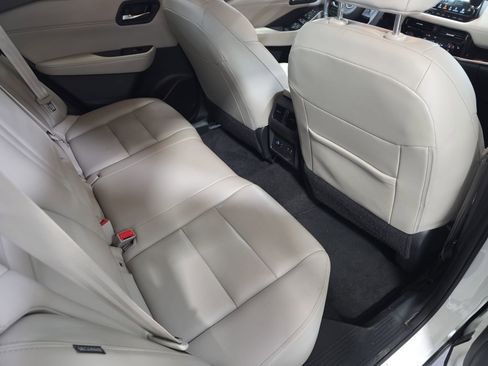 Used 2023 Nissan Rogue SL w/ SL Premium Package FWD image 11
