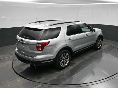 Used 2018 Ford Explorer Limited image 28