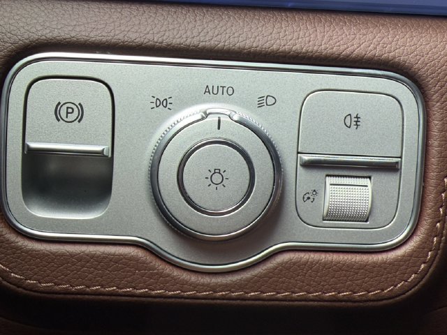 Used 2025 Mercedes-Benz GLS 450 4MATIC image 29