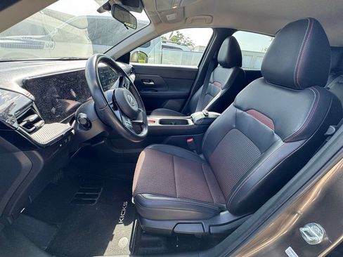 Used 2025 Nissan Kicks SR FWD image 16