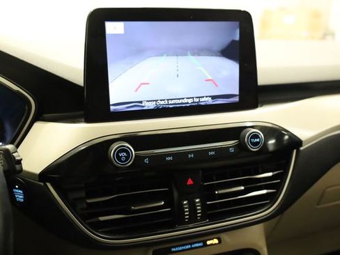 Used 2020 Ford Escape SE image 20