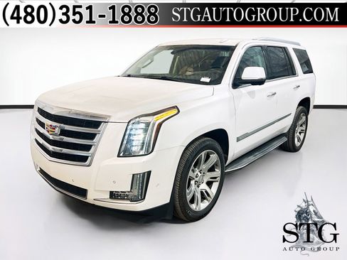 Used 2017 Cadillac Escalade Luxury image 1