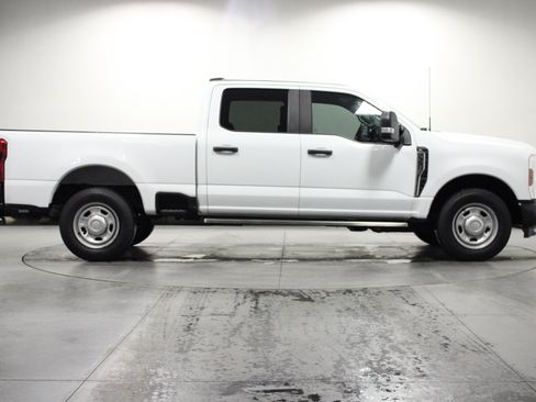 Used 2024 Ford F350 XL w/ 360-Degree Camera Package RWD image 3