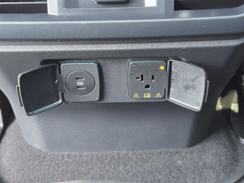 Used 2025 Ford F150 Raptor image 29