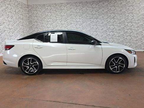 Used 2024 Nissan Sentra SR FWD image 7