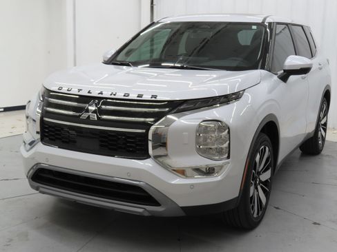 New 2026 Mitsubishi Outlander SE AWD/4WD image 8