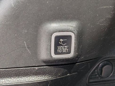 Certified 2023 Jeep Grand Cherokee Altitude AWD/4WD image 7