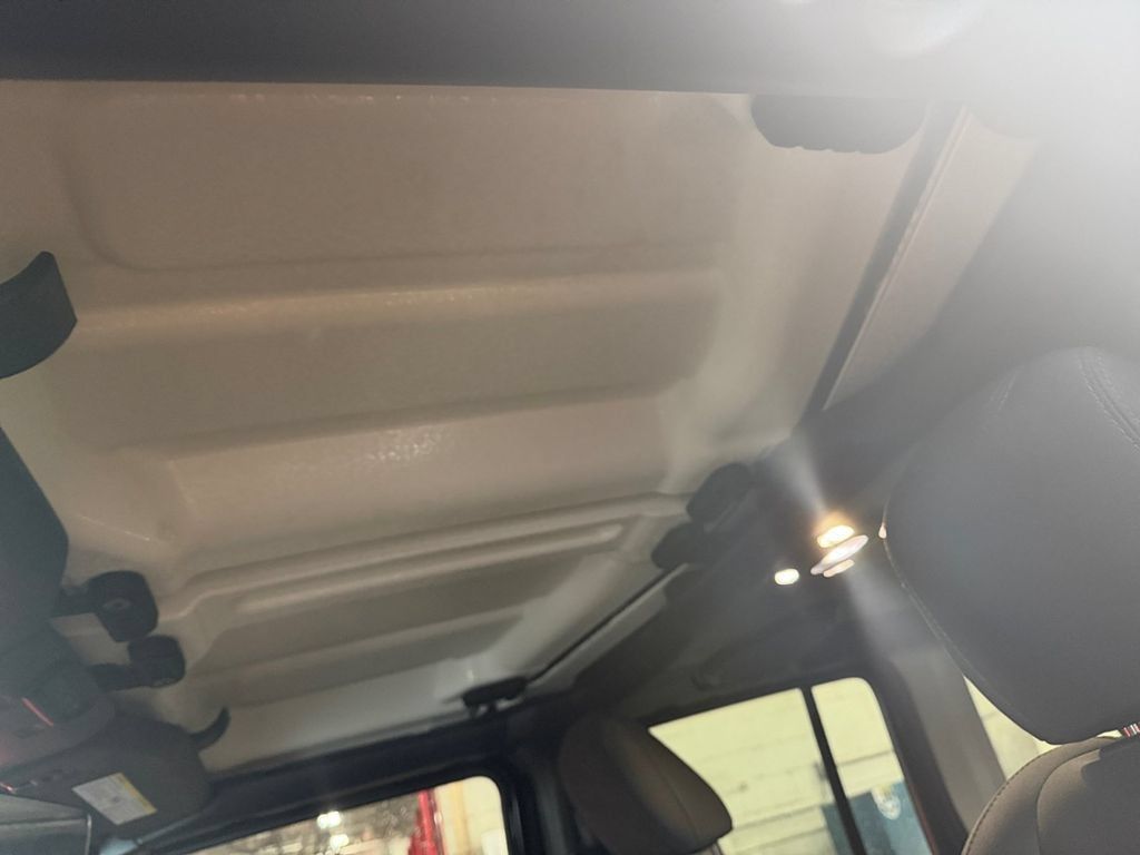 Used 2022 Jeep Wrangler Unlimited Sahara w/ LED Lighting Group AWD/4WD image 31